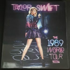 Taylor Swift 1989 World Tour Book Holographic Cover Commemorative Program